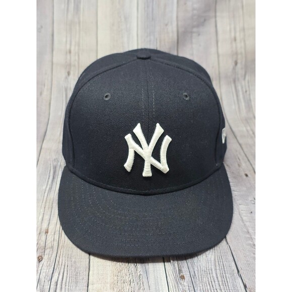 NEW ERA 9FIFTY Snapback Adjustable Hat Cap MLB New York NY Yankees Adult NWOT - Picture 1 of 9